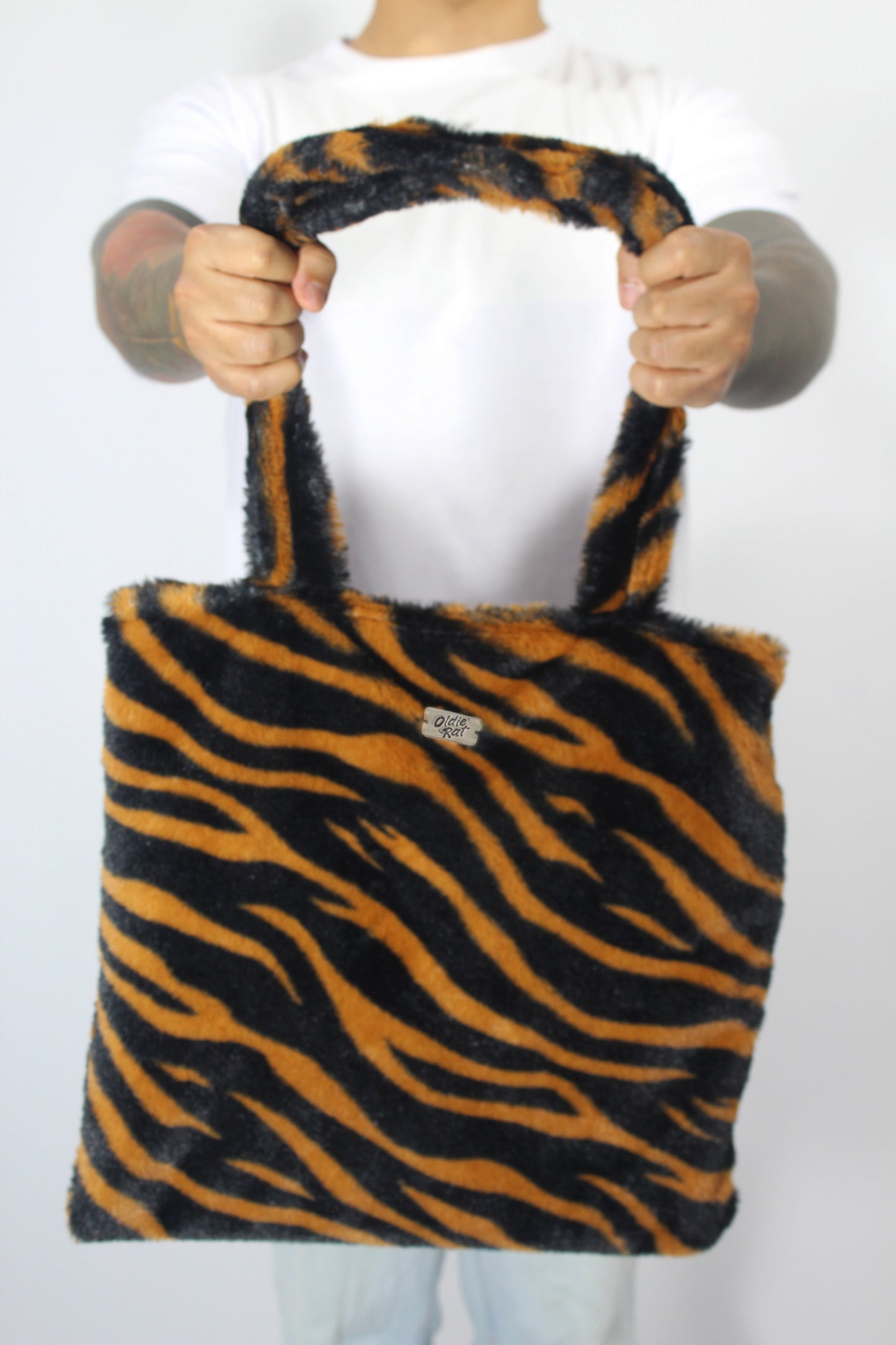 Essy Zafari - Tiger