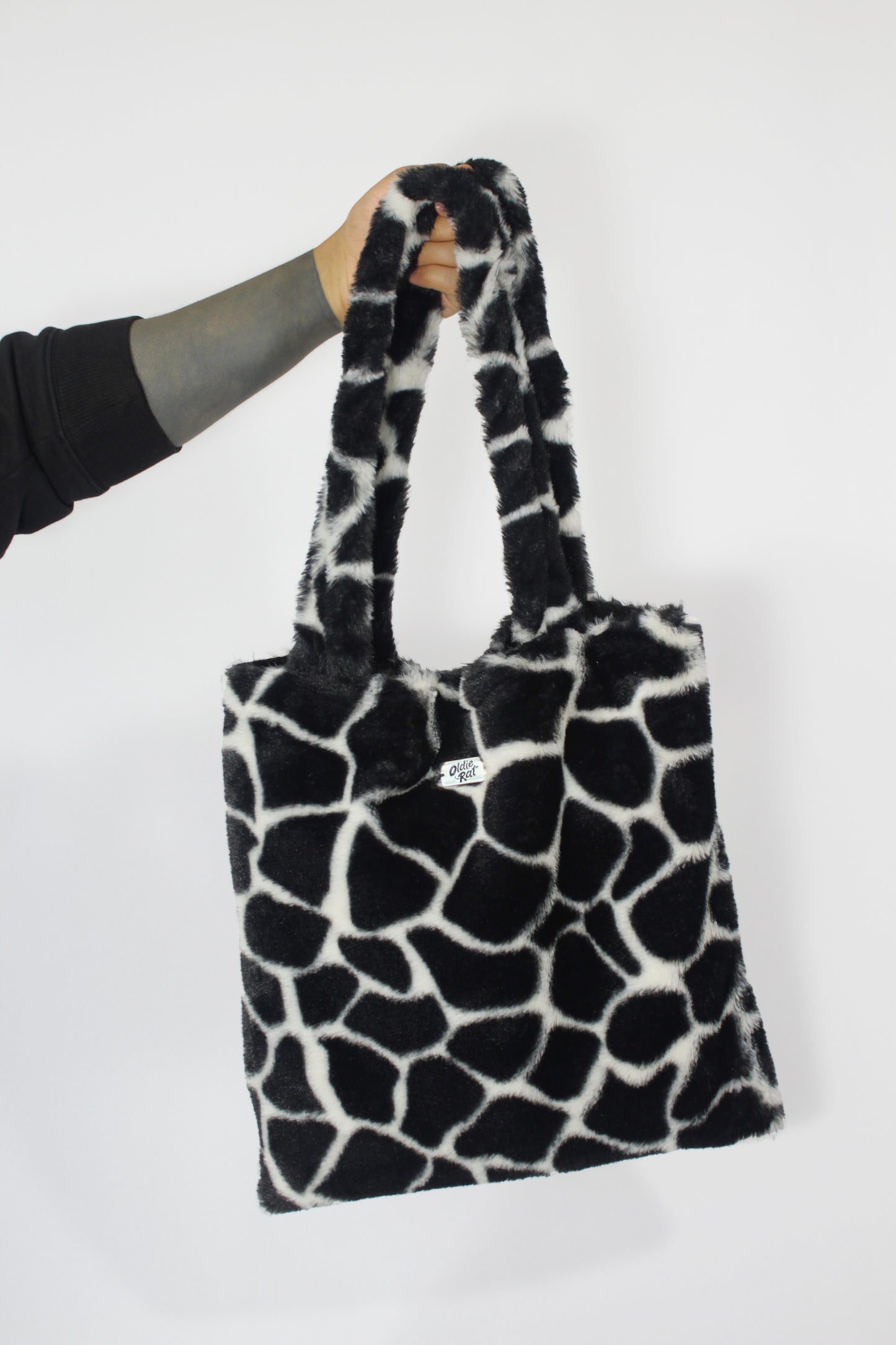 Essy Zafari - Giraffe